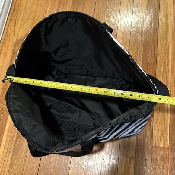 Victoria’s Secret Weekender Bag - Picture 11 of 12